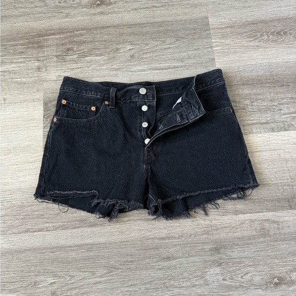 Levi’s 501 button fly black shorts 28 - Picture 2 of 10